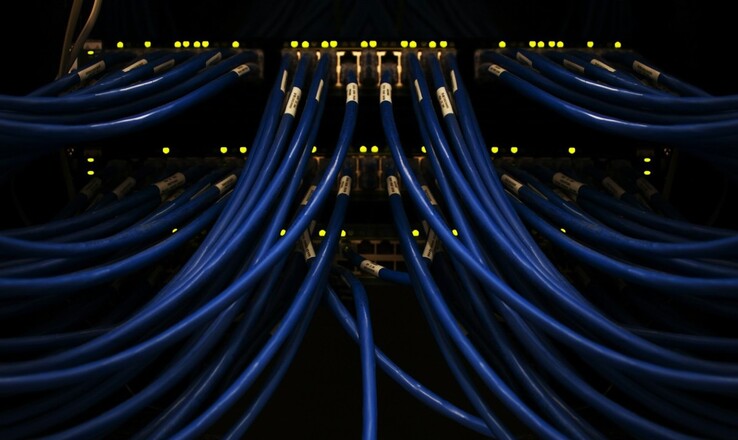 Redswitches Taps Asimo Networks to Power Dutch Expansion Strategy