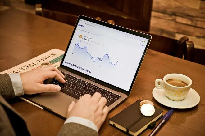 U.S. CFOs Back Tech Spending as Economic Confidence Hits Low
